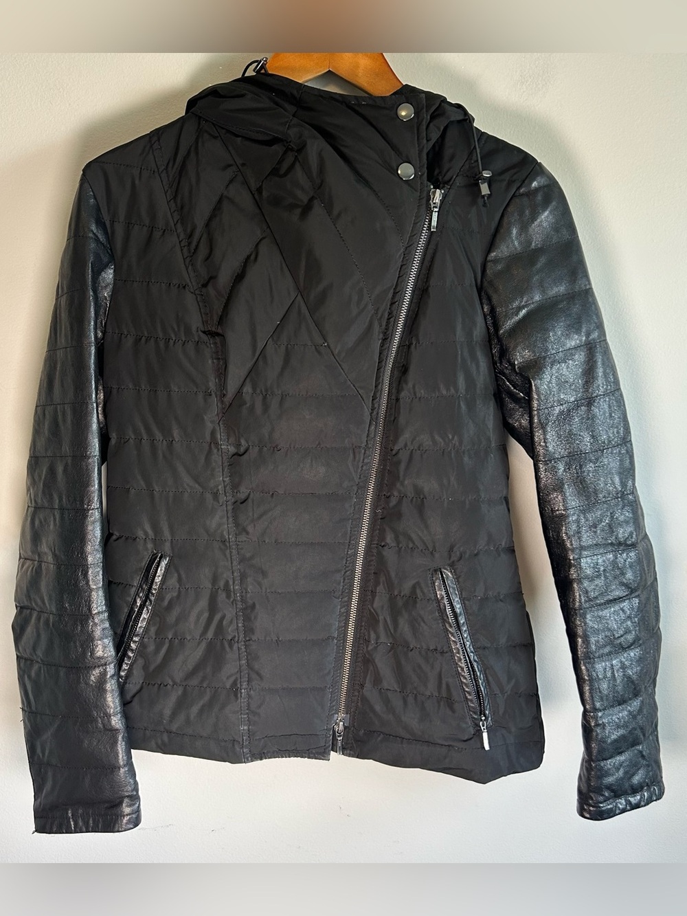 Danier Leather Down Filled Leather Sleeves Coat Jacket Sz XS Black Canada Quilt